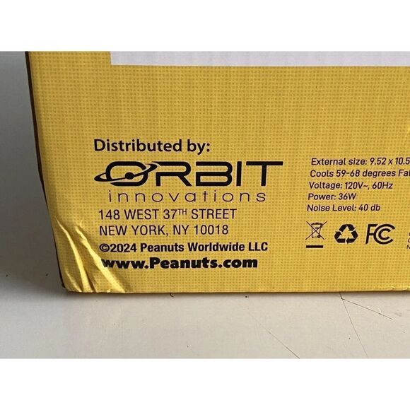 Peanuts Snoopy Puffer Jacket Puffy Coat Collectible 4L Mini Fridge Holds 6 Cans - Picture 10 of 11